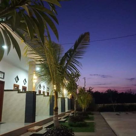 Ega Homestay Toyapakeh Exterior photo