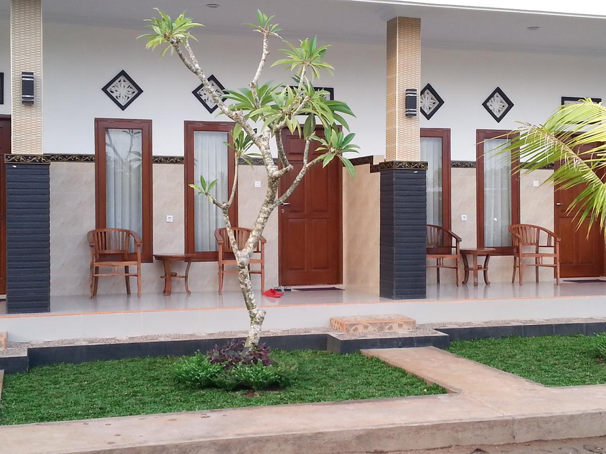 Ega Homestay Toyapakeh Exterior photo
